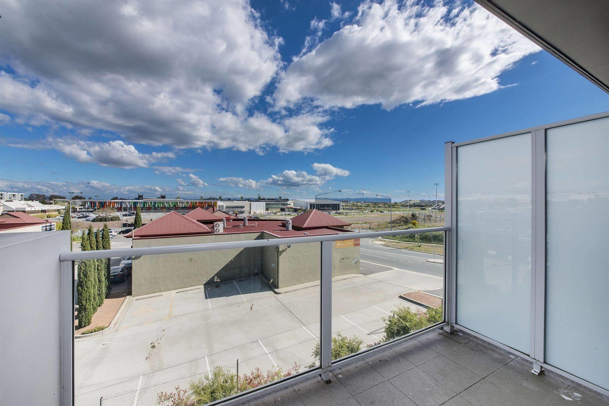 Aparthotel Abode Gungahlin Camberra Exterior foto